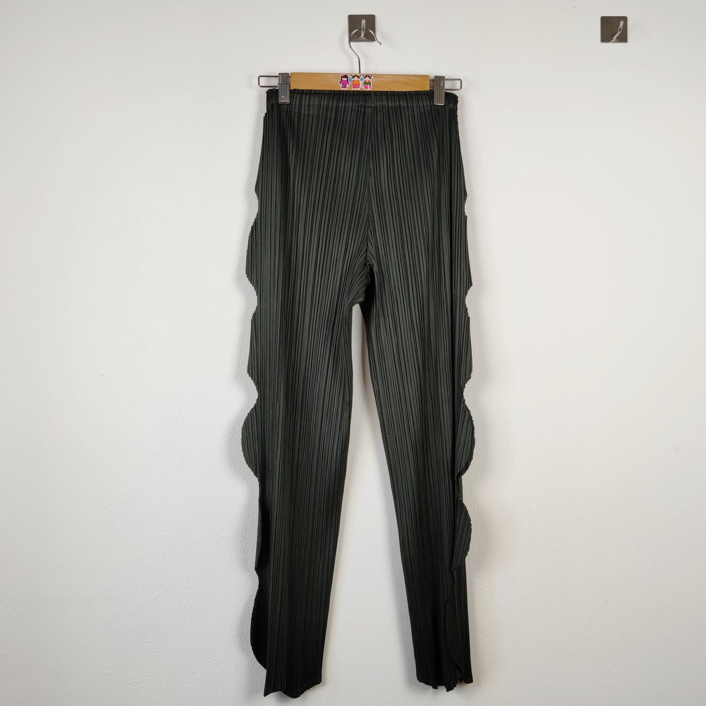 Pantaloni Issey Miyake Pleats Please verde bosco