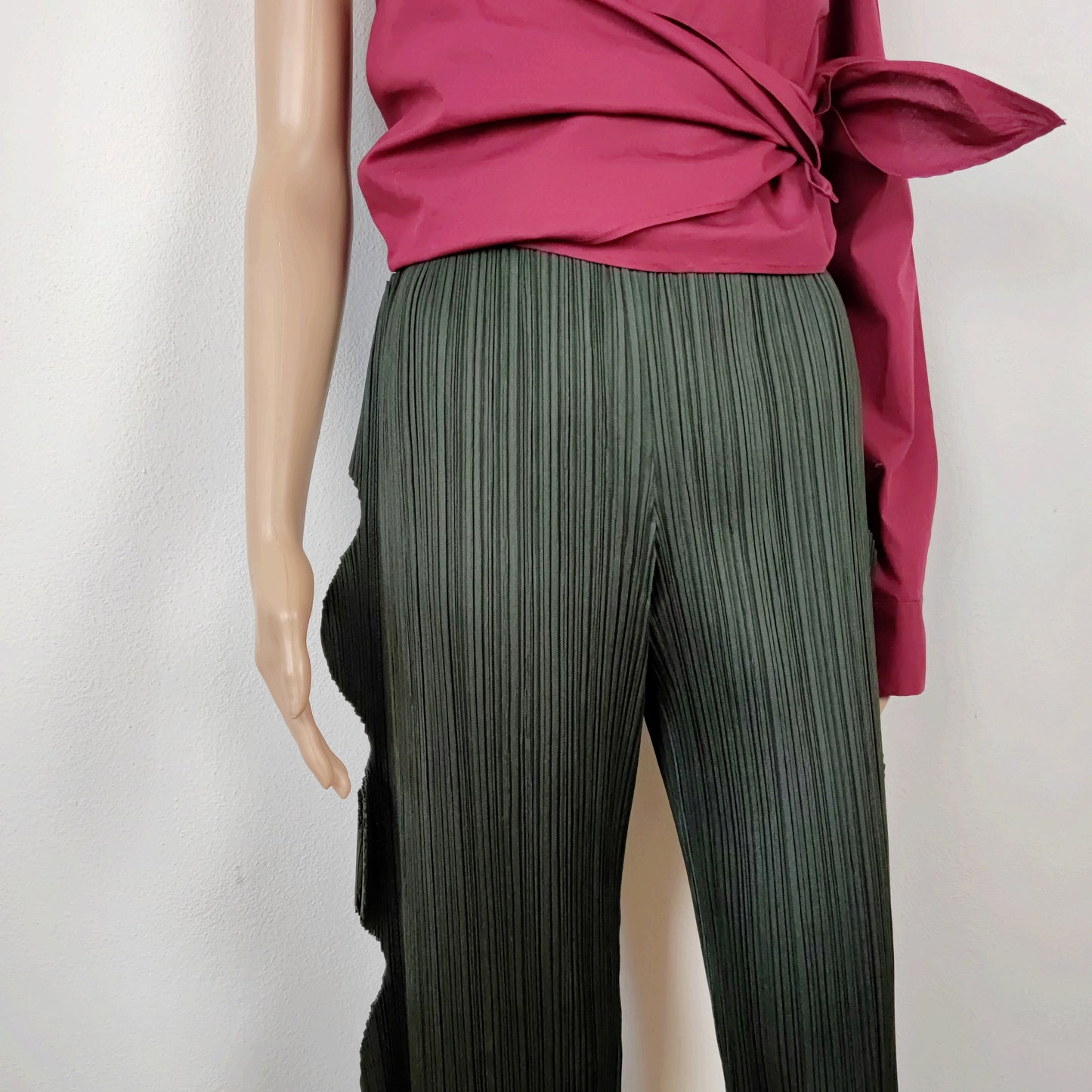 Pantaloni Issey Miyake Pleats Please verde bosco