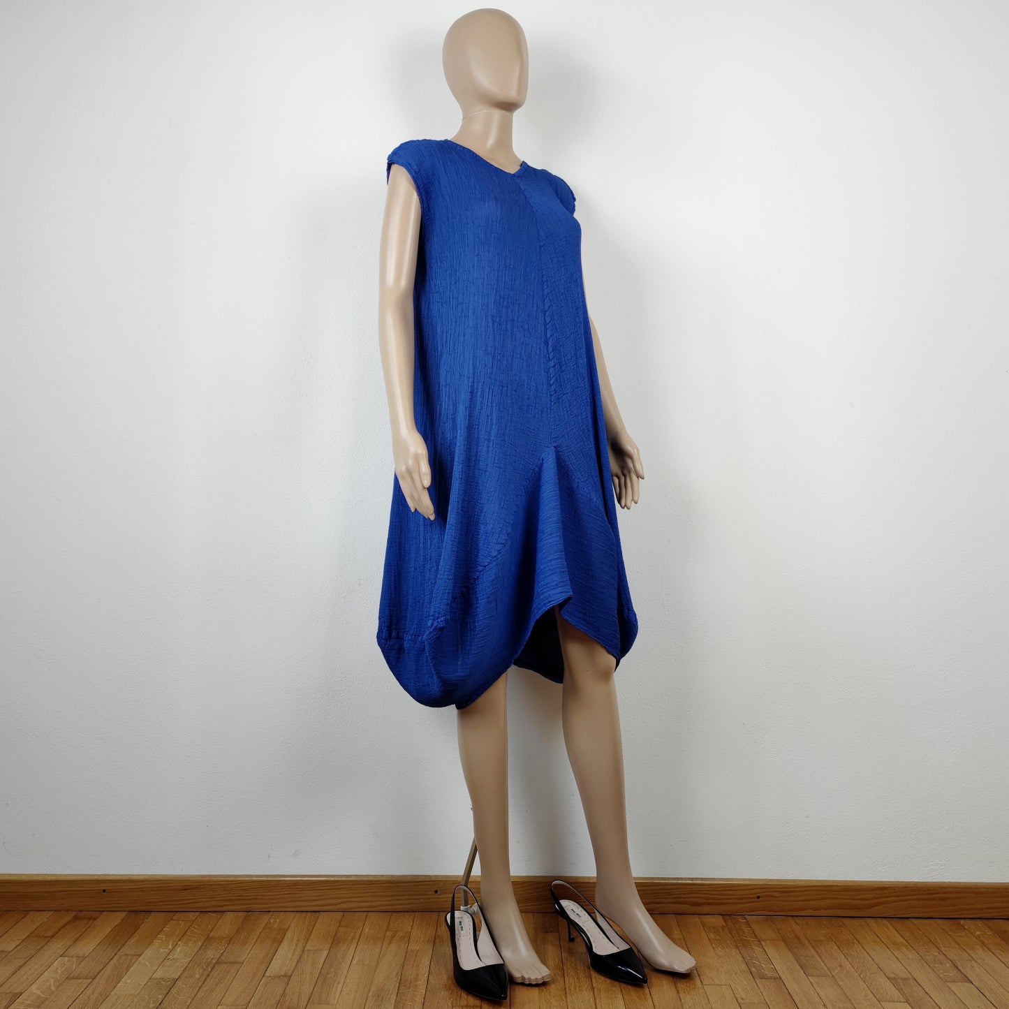 Abito Issey Miyake blu elettrico