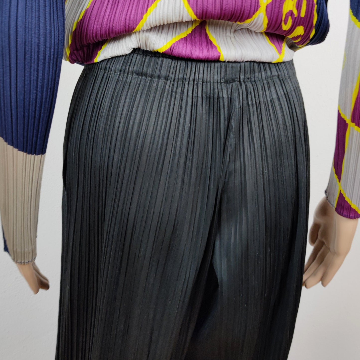 pantaloni Pleats Please neri