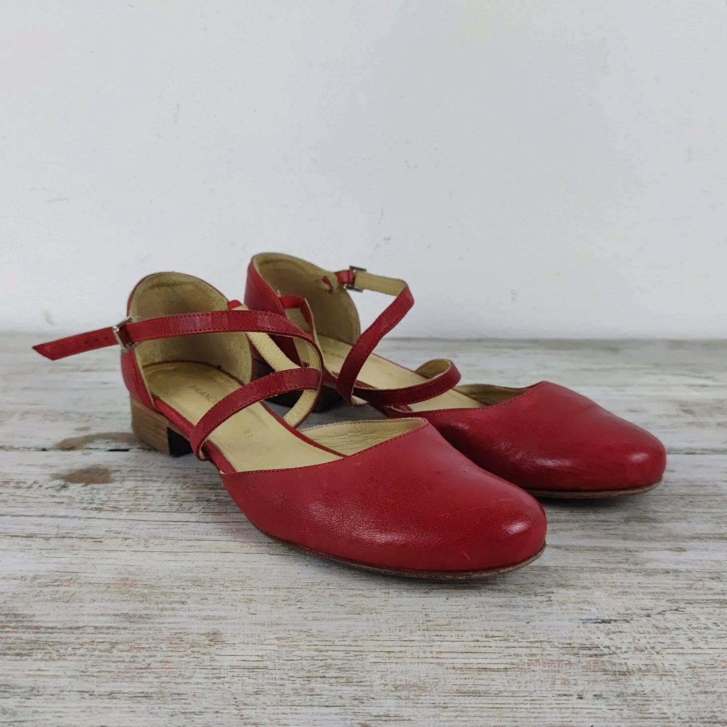 ballerine in pelle rossa con incrocio