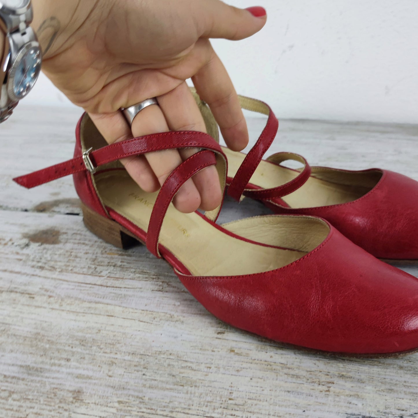 ballerine in pelle rossa con incrocio