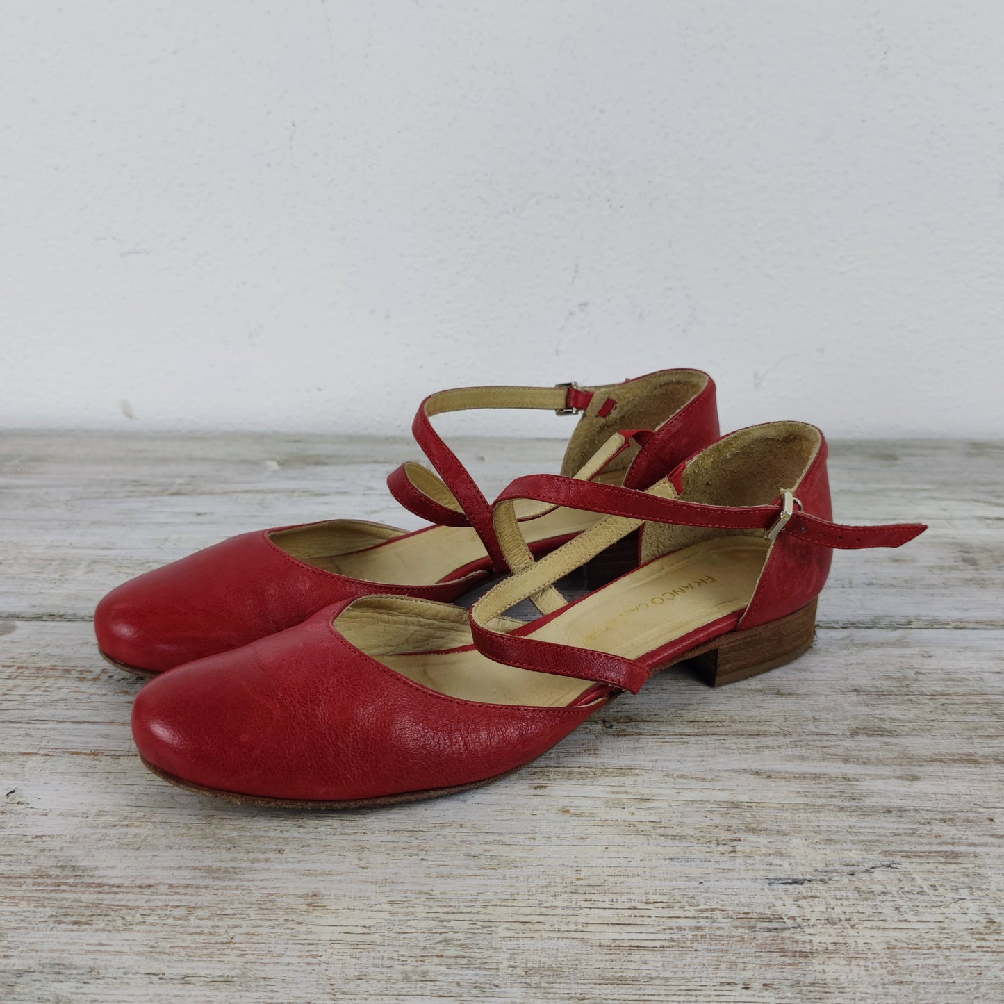 ballerine in pelle rossa con incrocio