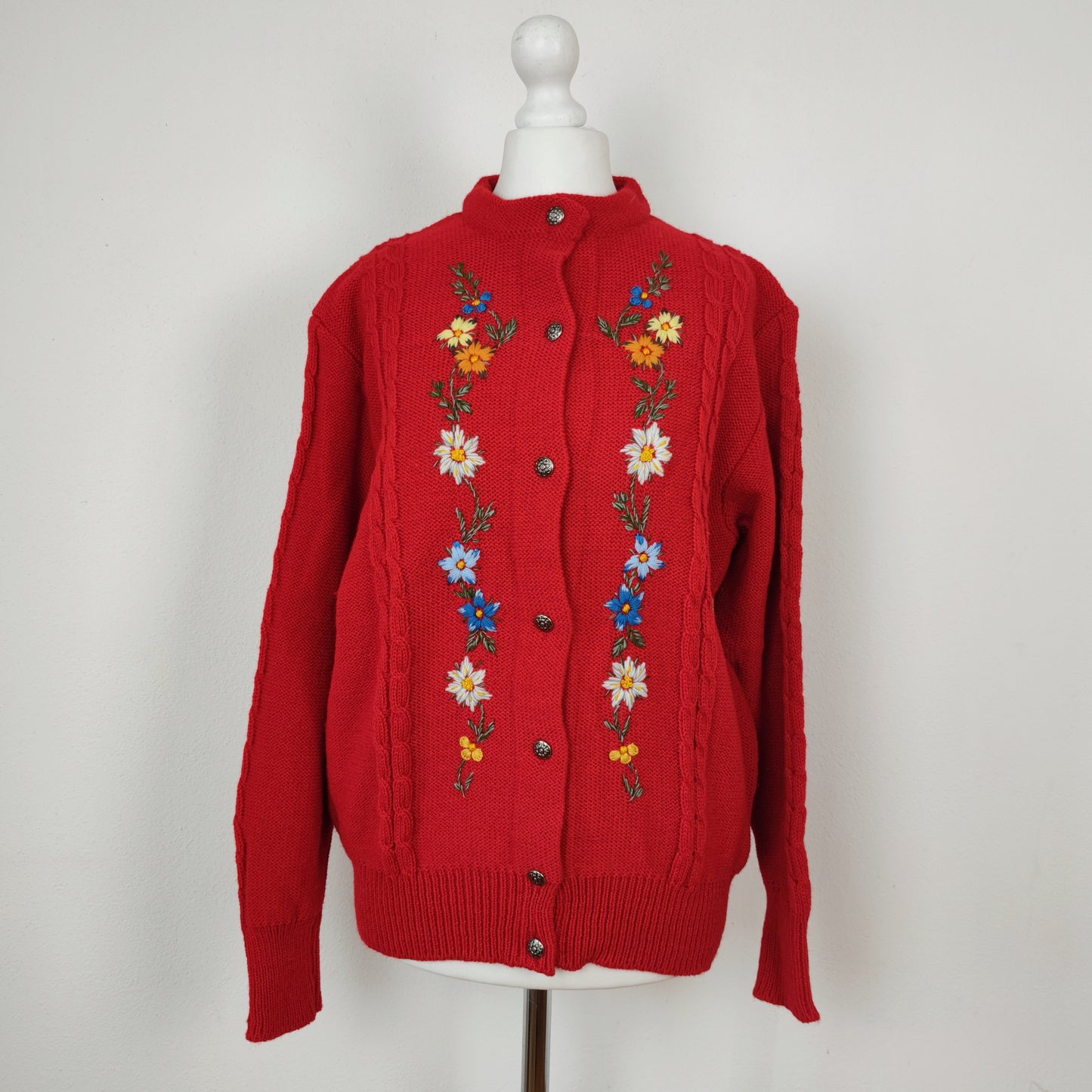 Maglione tirolese rosso con fiori