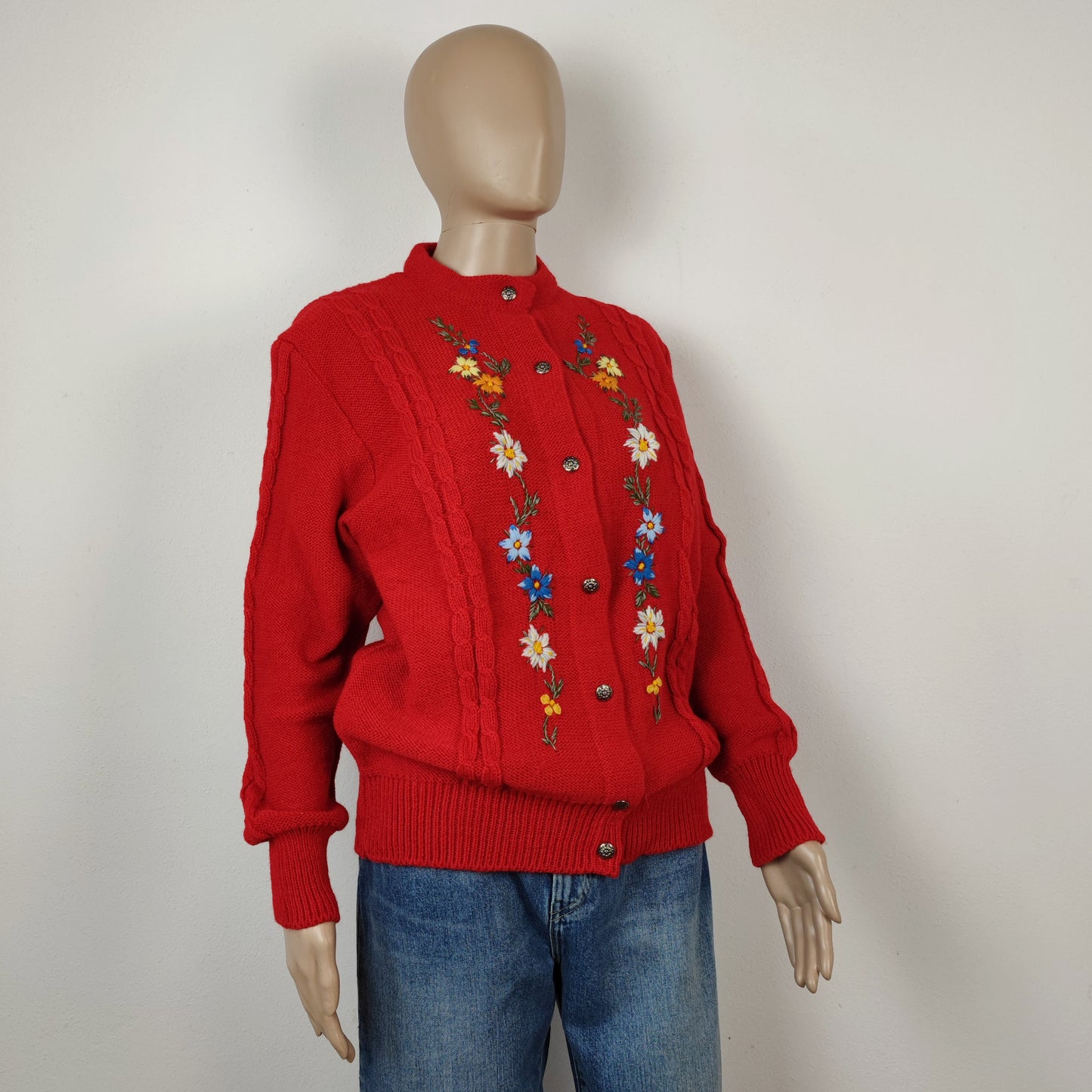 Maglione tirolese rosso con fiori