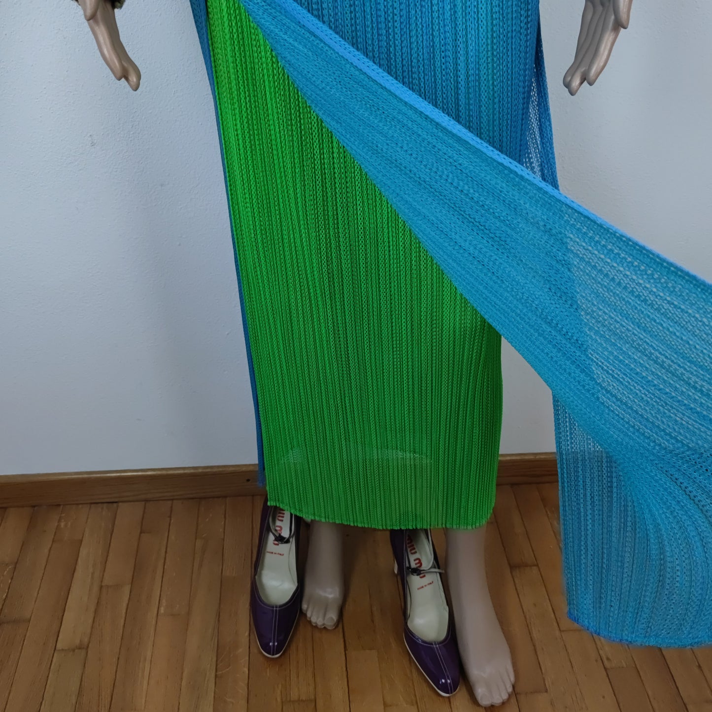 Gonna lunga Pleats Please Issey Miyake azzurra e verde