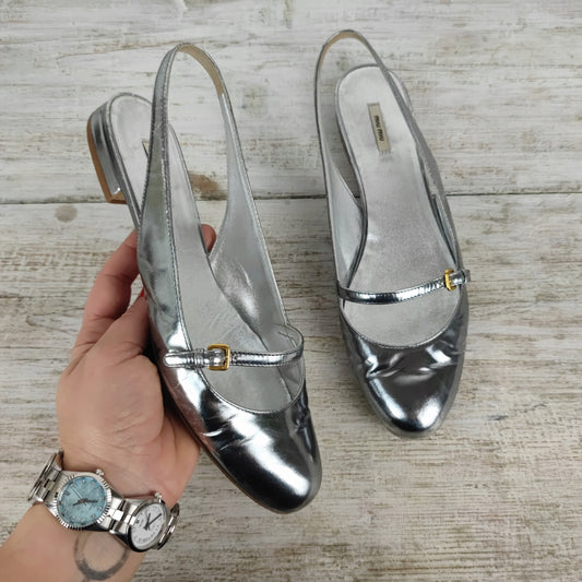 Ballerine sling back Miu Miu laminato argento